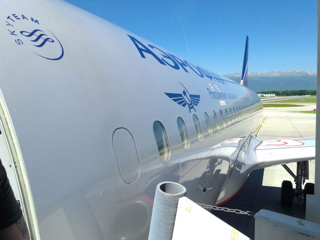 Avion Aeroflot à Genève - Juste Ici - Le blog de voyage de Claire et Vincent
