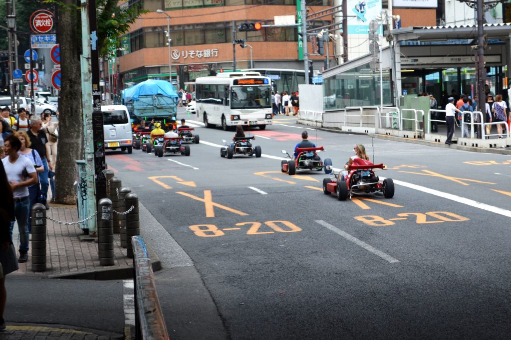Des karts dans les rues de Tokyo