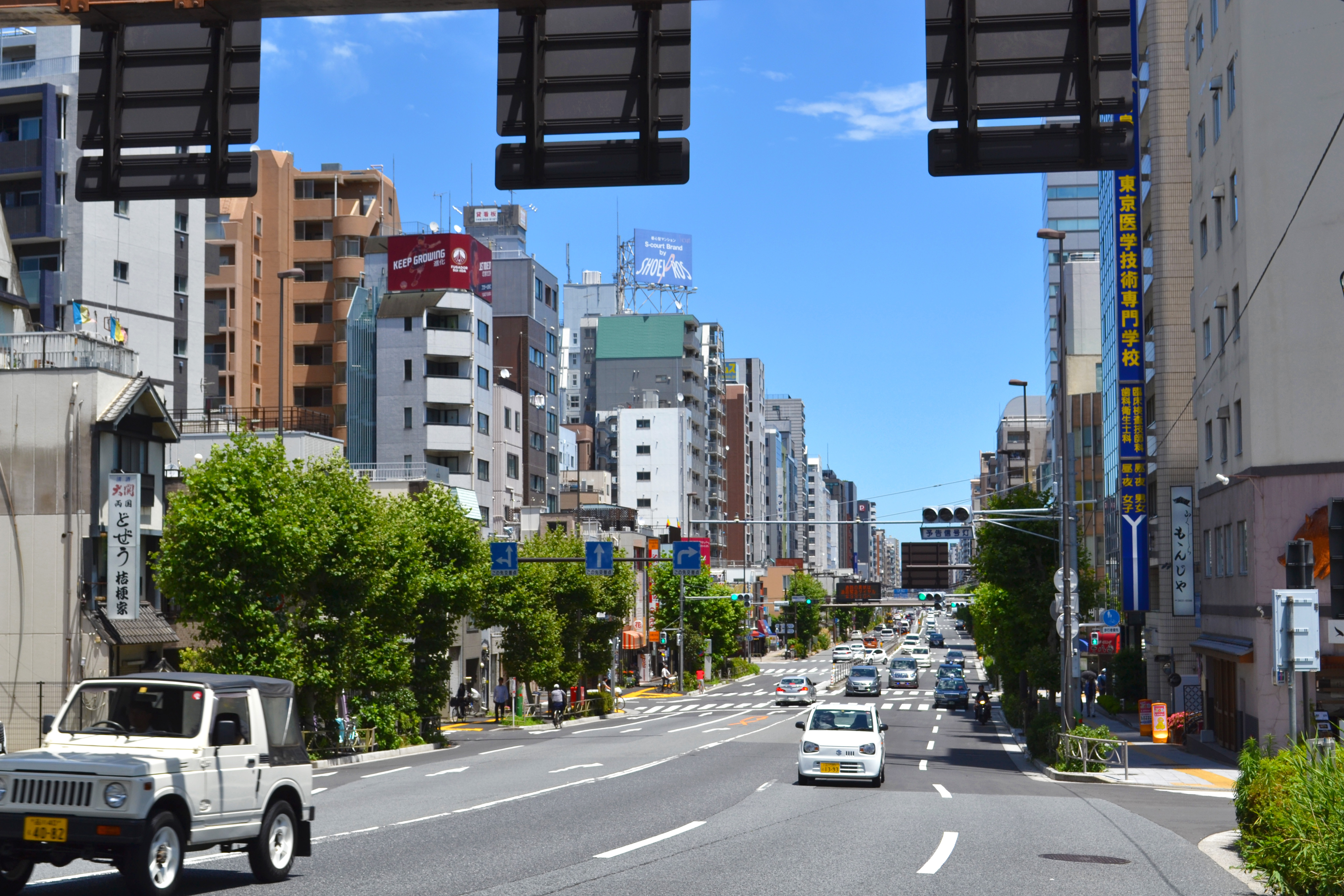 Une route proche de la rivière Sumida à Tokyo