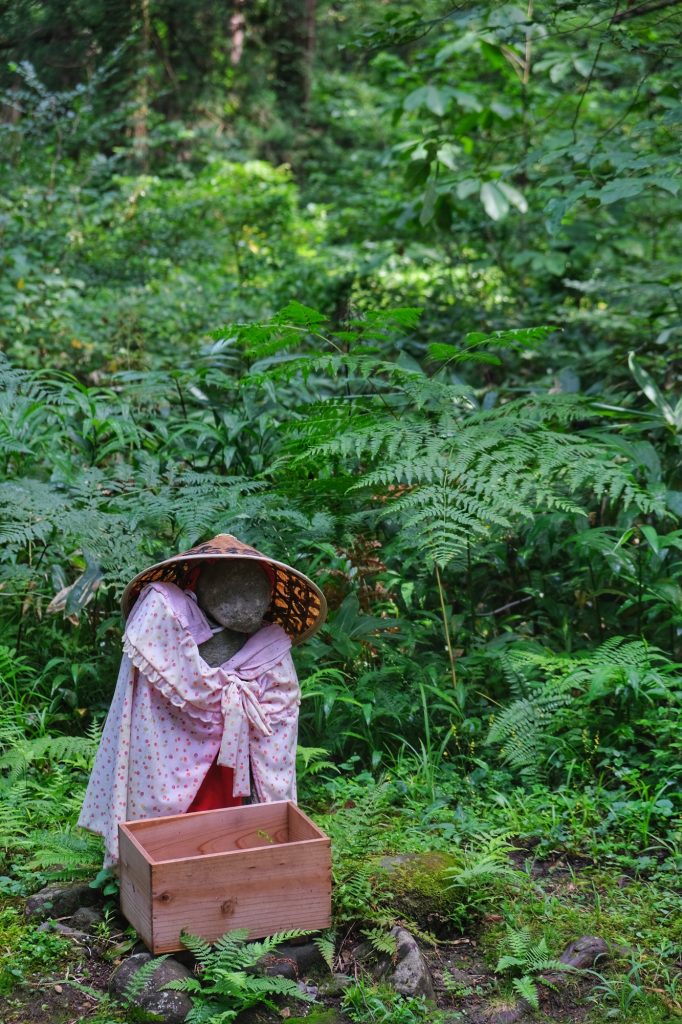Un autel sur le sentier du Mont Haguro