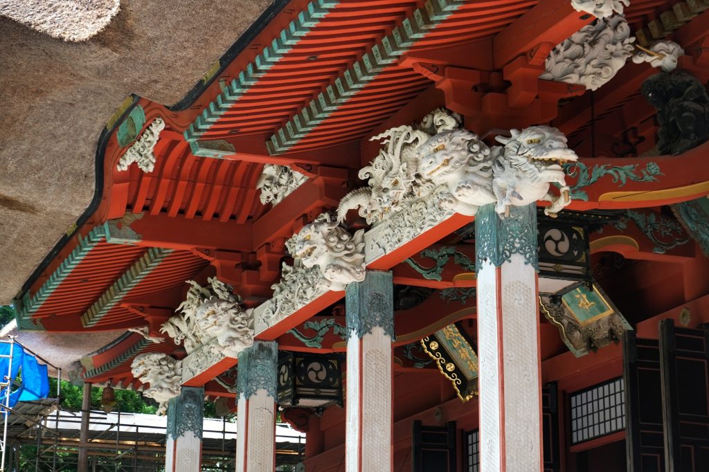 Les décorations du temple au sommet du Haguro San