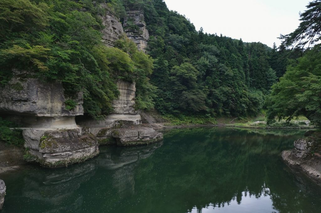Les gorges de To-no-Hetsuri et ses chemins dans la roche