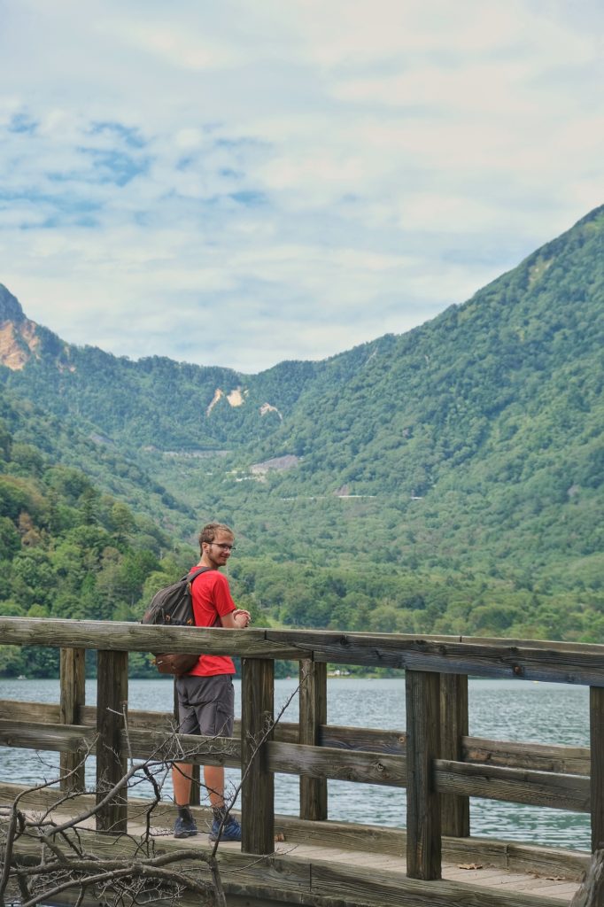 Vincent au bord du lac Yunoko