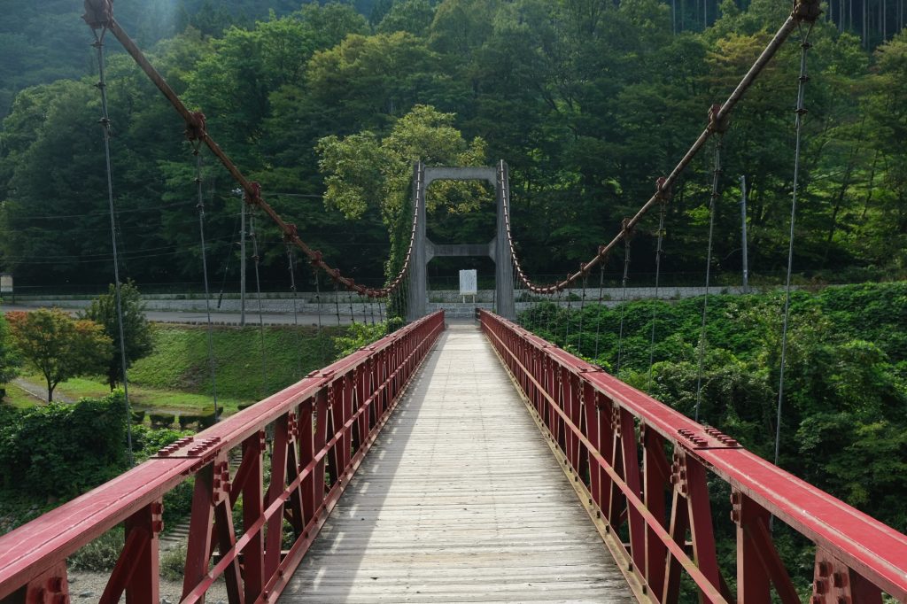 Le pont au départ du sentier des gorges de Dakigaeri