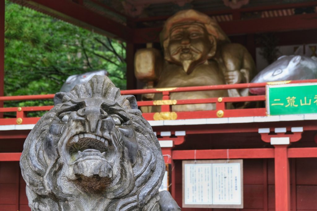 Sculptures d'un temple à Nikko
