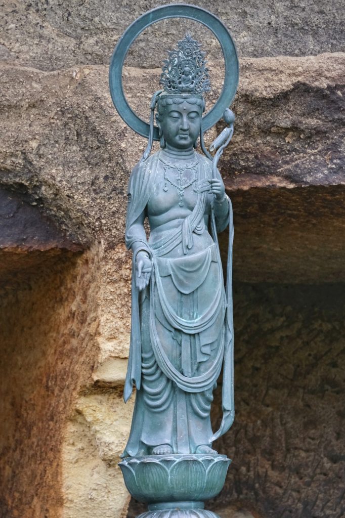 Une autre statue près du Zuigan-ji