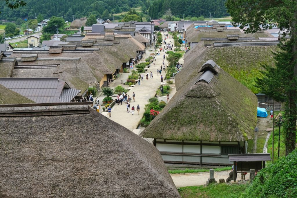 Le village aux toits de chaume d'Ouchi-juku