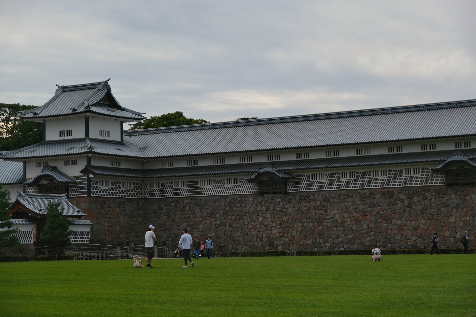 La château de Kanazawa et son esplanade