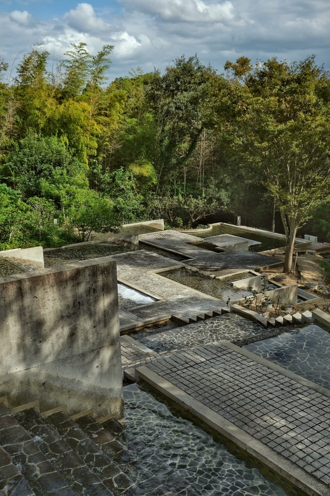 La fontaine du musée au sein de l'écomusée