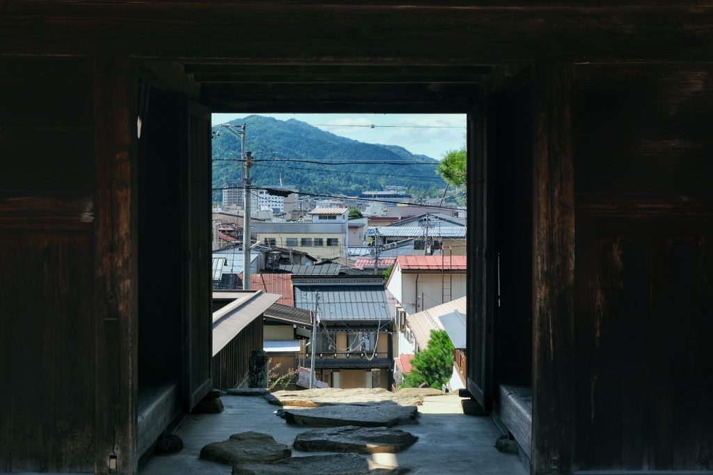 Porte d'un temple de Takayama