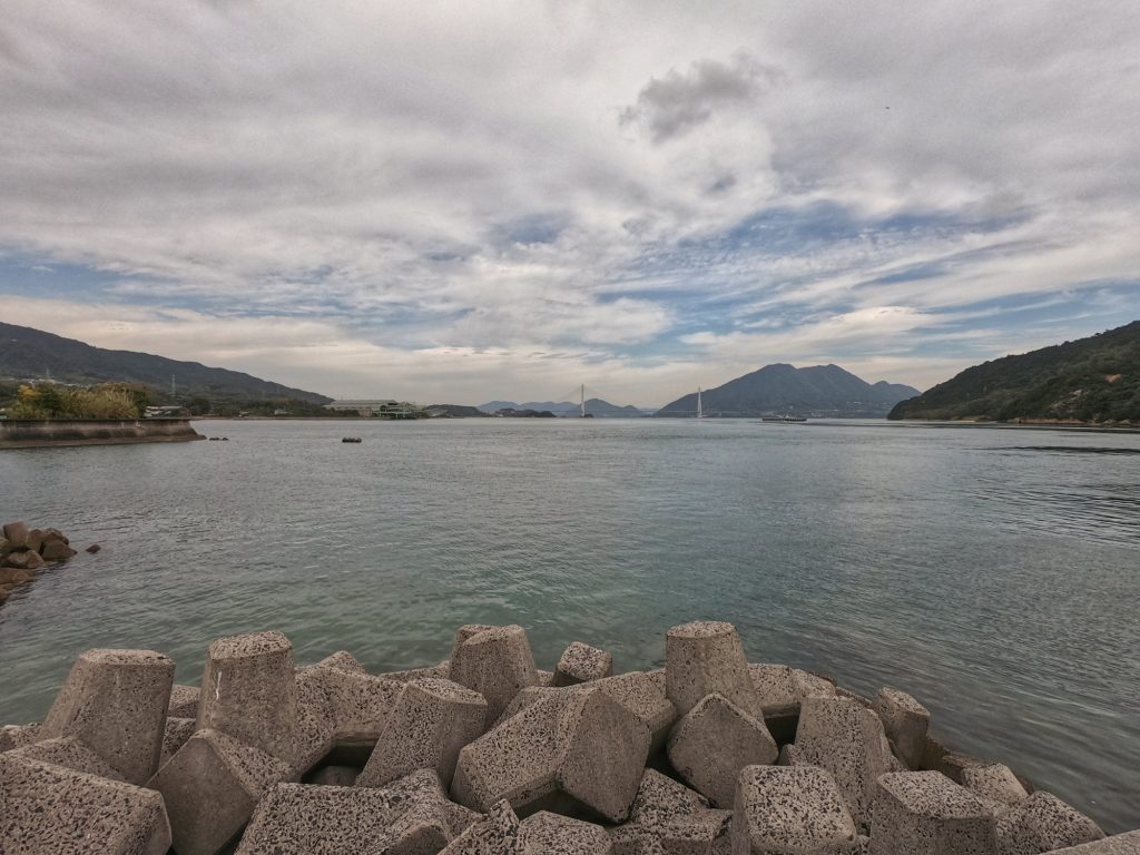 Vélo le long des îles et sur les ponts entre Shikoku et Honshu