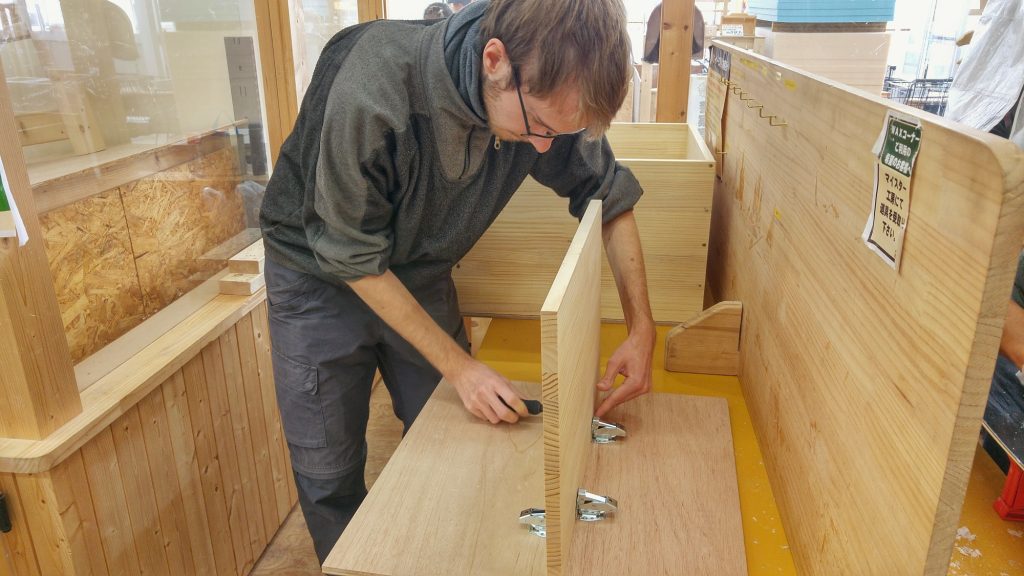 Fabrication de notre structure de camping pour la voiture