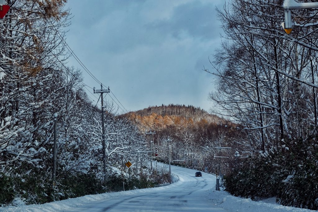 Route enneigée entre Niseko et Sapporo