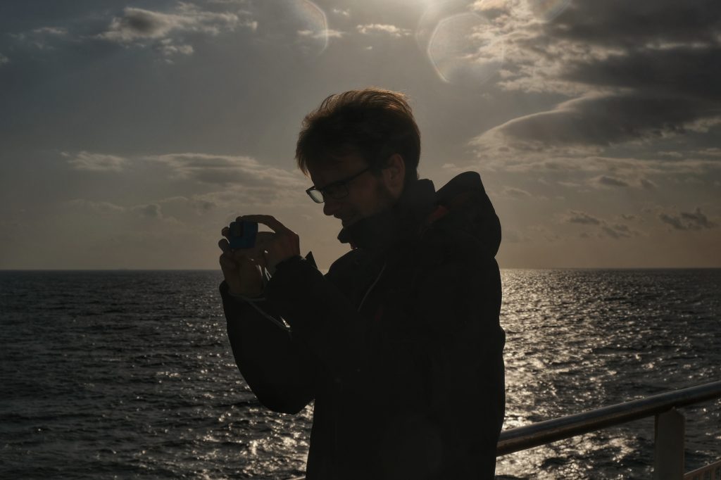 Vincent le cinéaste sur le ferry en direction de Hokkaido