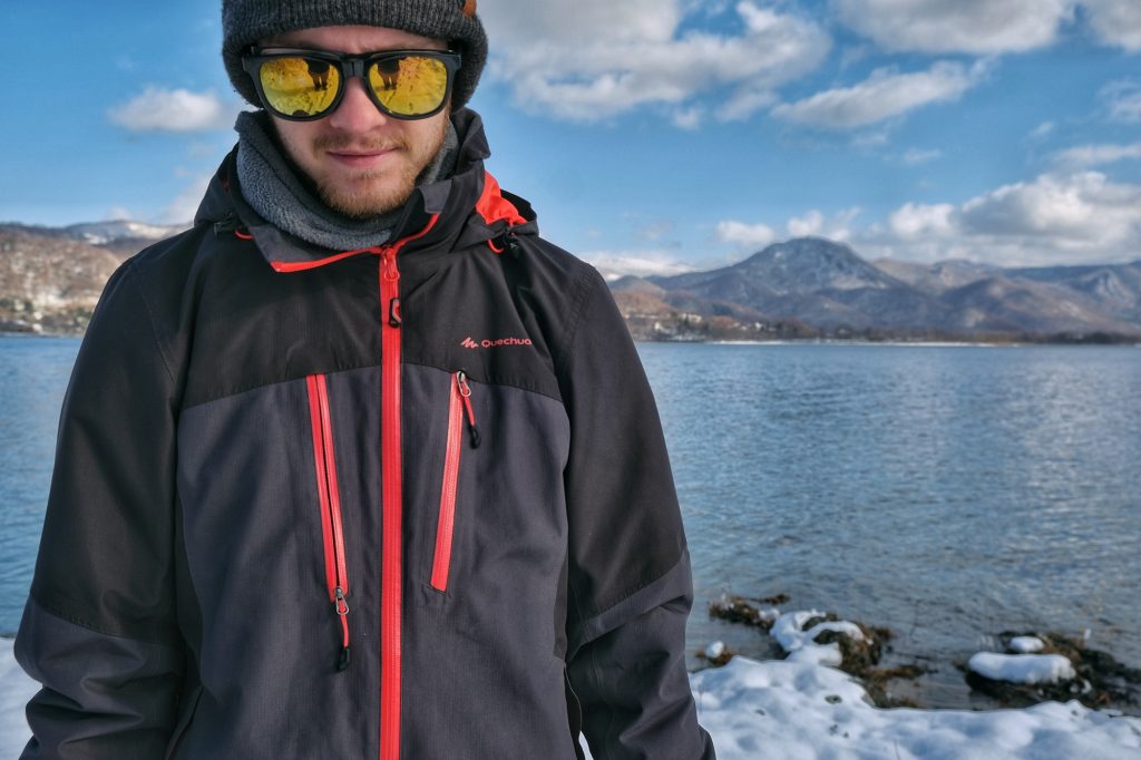 Vincent sur les rivages du lac Toya