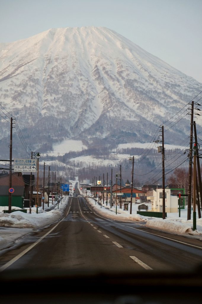 Le Mont Yotei vu depuis la ville de Makkari
