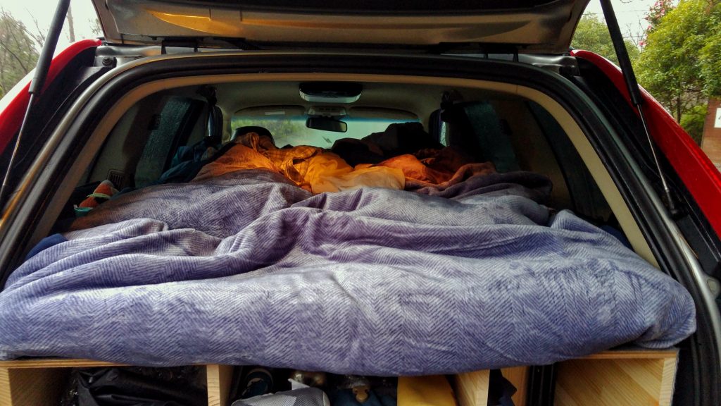 Notre lit de voiture, pas très haut mais confortable