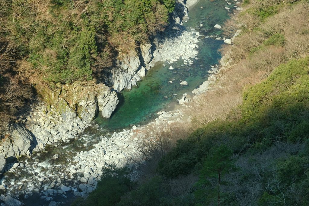 La rivière de l'Iya, qui donne envie de se baigner...
