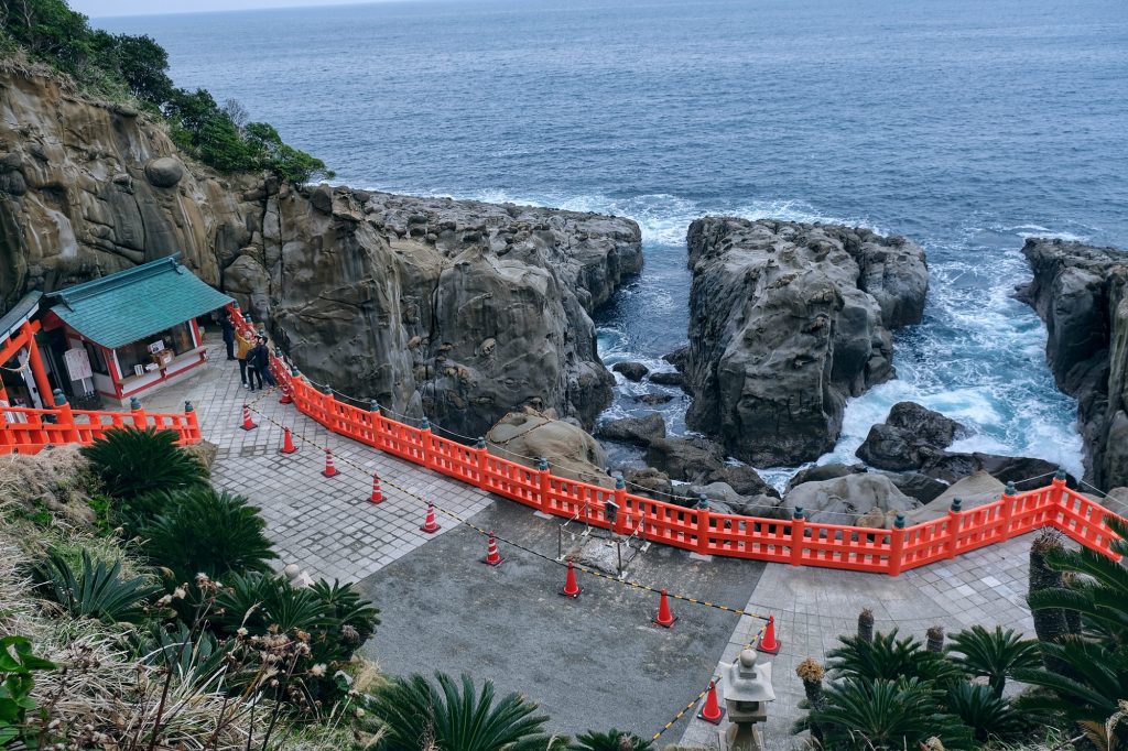 Le sanctuaire Udo-jingu fait face à la mer
