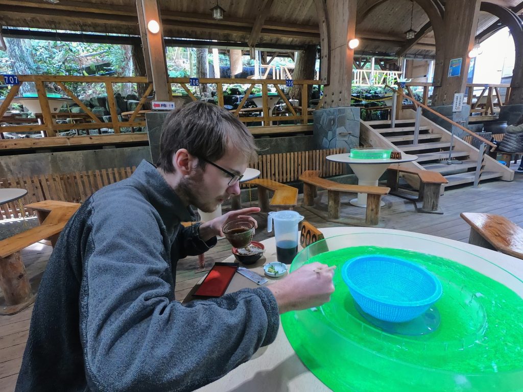 Vincent à la pêche au Nagashi Somen