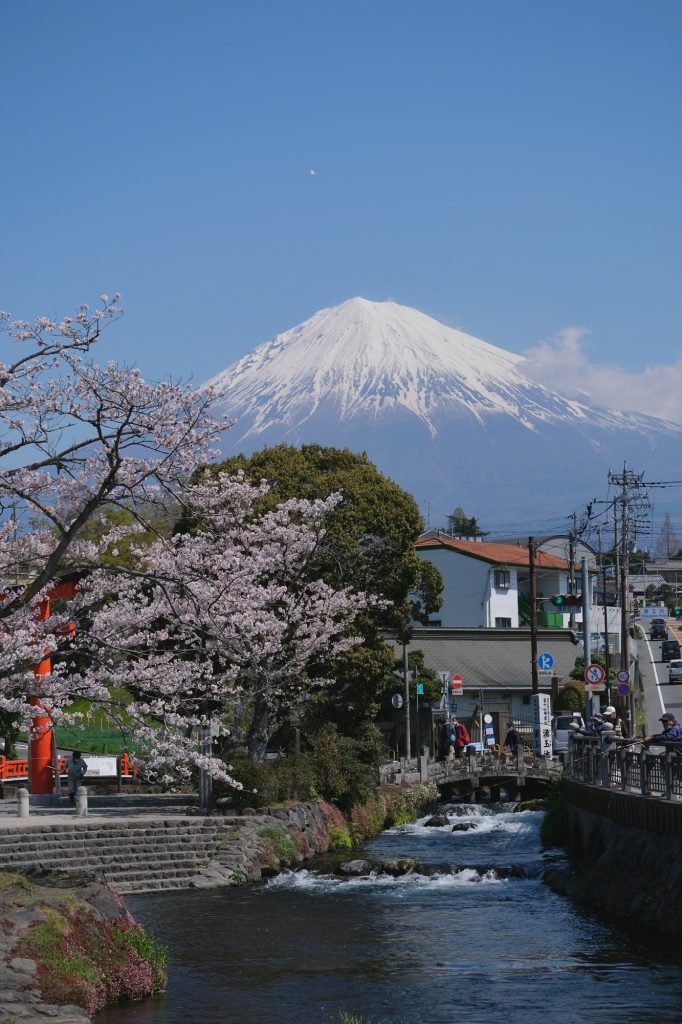 Le mont Fuji et la rivière de Fujinomiya