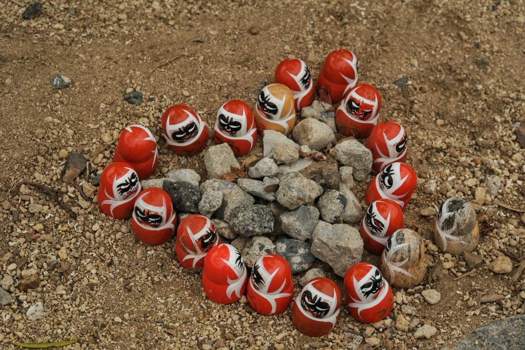 Un cœur de daruma au temple Katsuo-ji