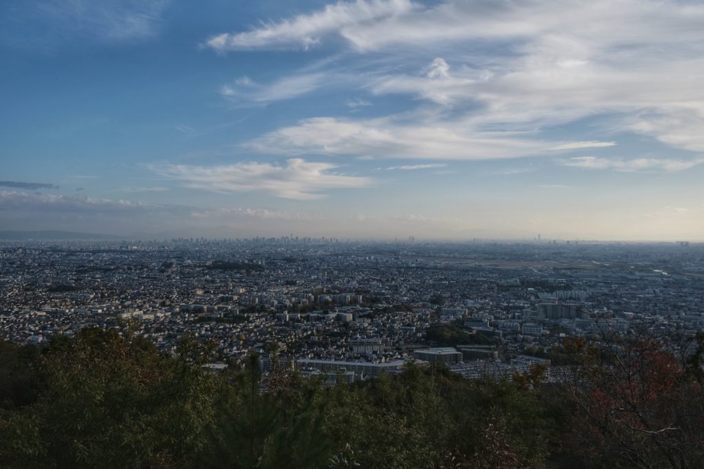 La plaine d'Osaka vue depuis la montagne Satsukiyama à Ikeda