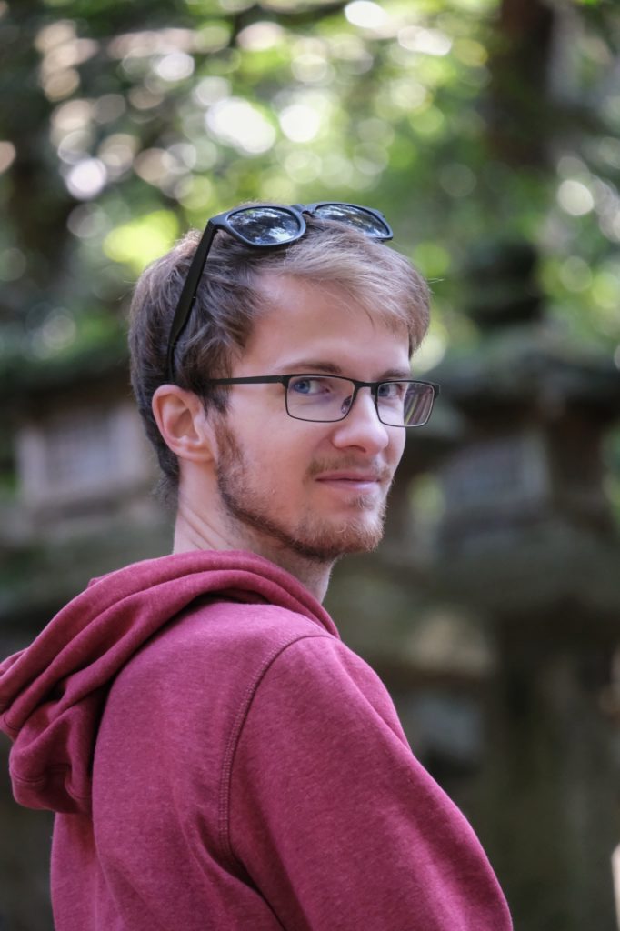 Vincent et ses doubles lunettes dans la forêt proche du Kasuga Taisha