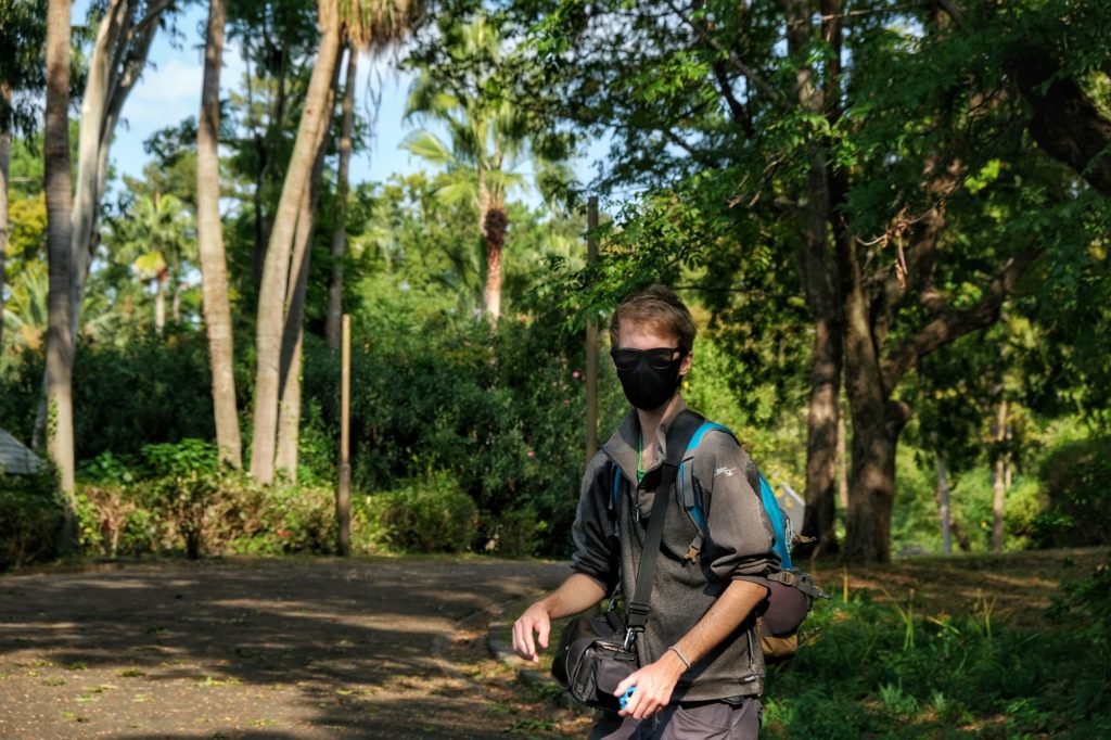 Vincent, le touriste masqué au parc Tsurumi Ryokuchi